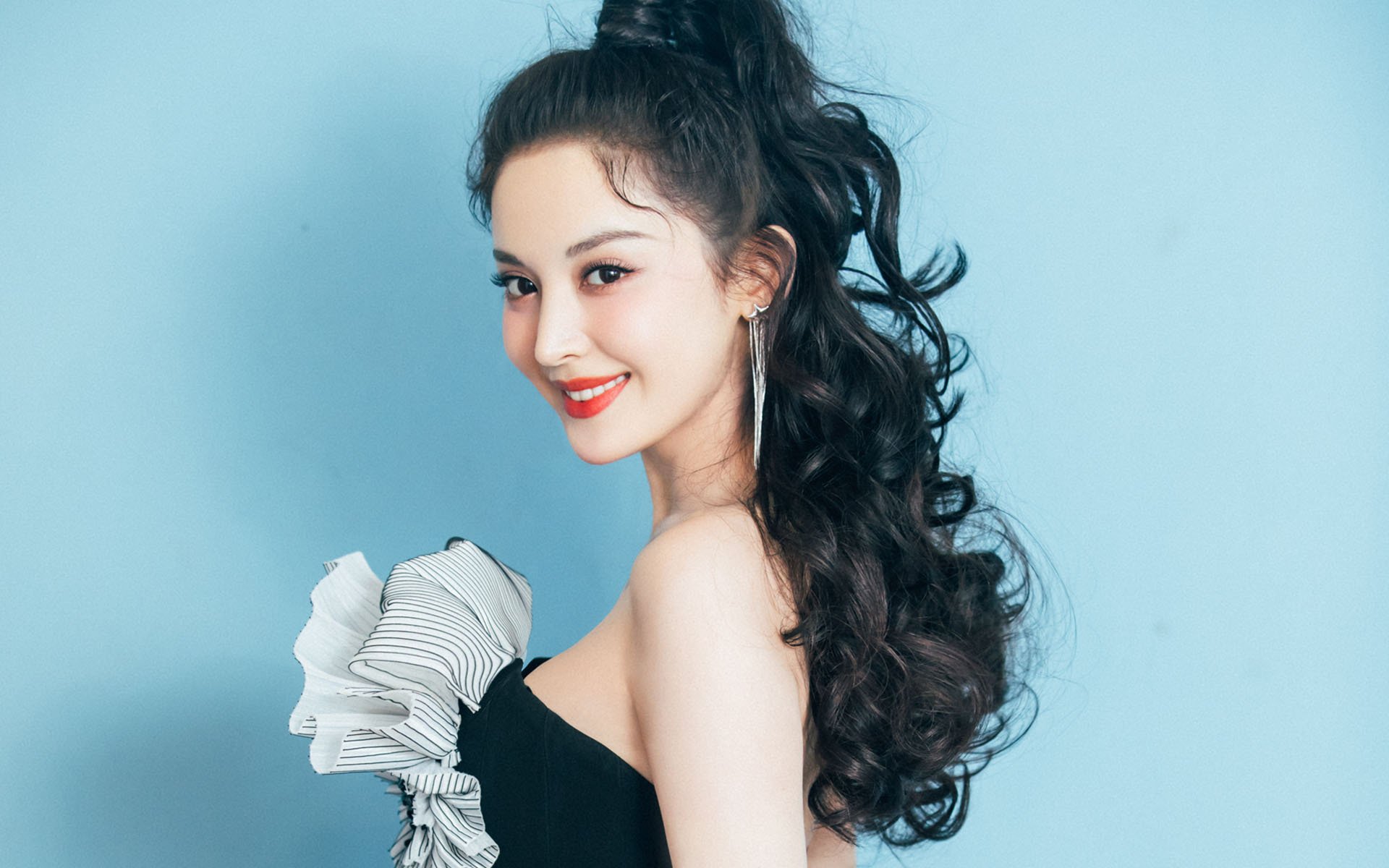 开云官方网站-女子国家队引进柔韧性课程提升身体灵活性，国家队柔道运动员