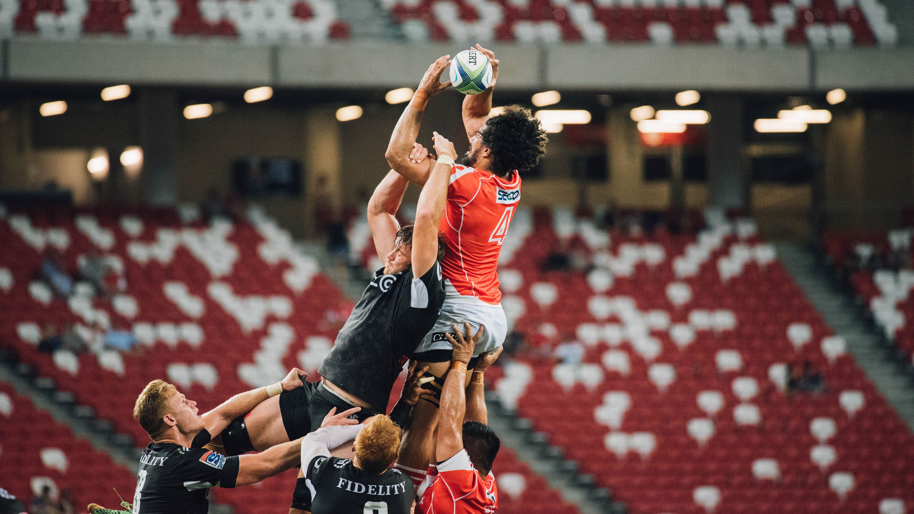 亲临现场：车迷的热情与激情展现